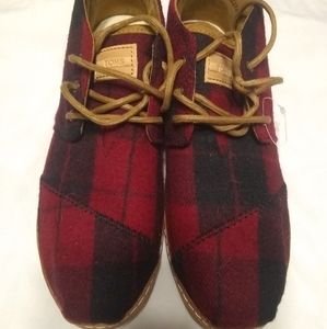 Toms shoes